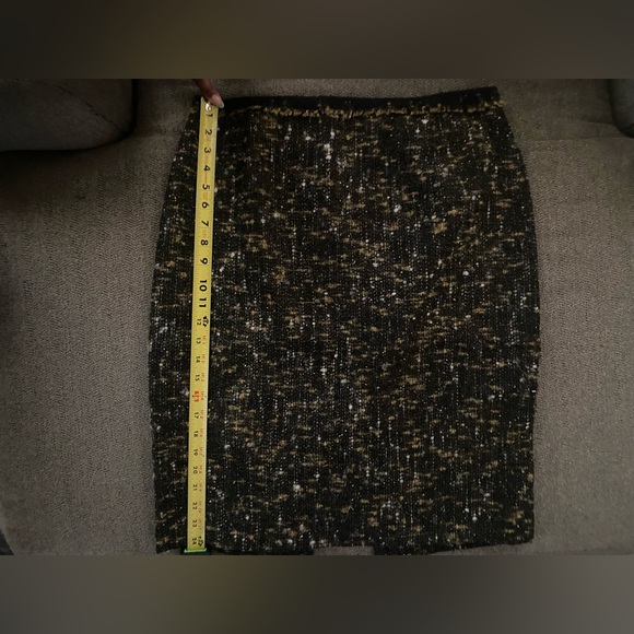 Elie Tahari Tweed Skirt - Picture 6 of 7
